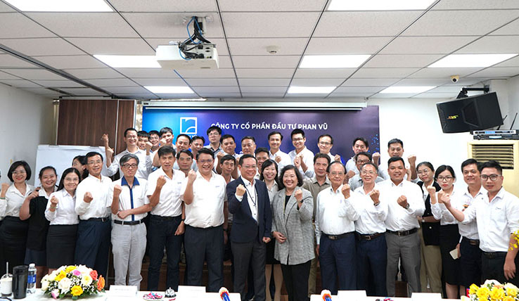 Phan Vũ chinh phục thách thức, hướng tới kinh doanh thành công trong năm 2024